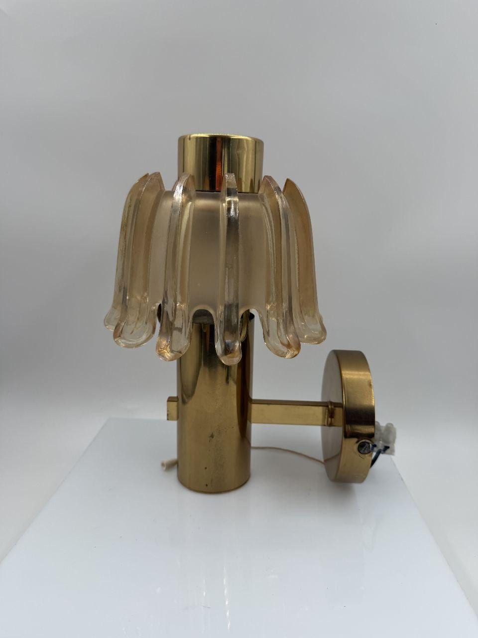 Vintage Wandlampe Messing mit Muranoglas-Schirm