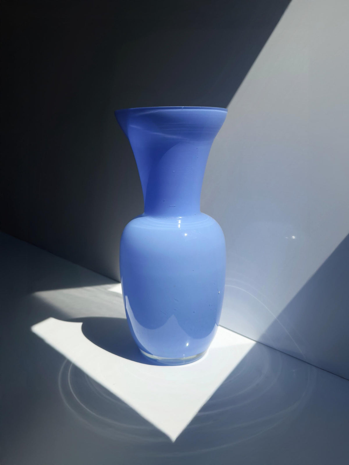 Vintage Opalglas-Vase in Blau, Italien, 35 cm