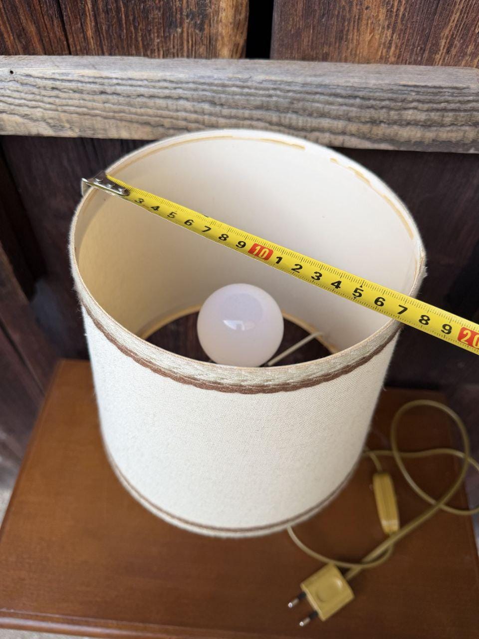 Vintage Tischlampe Holz Creme Stoffschirm Mid-Century