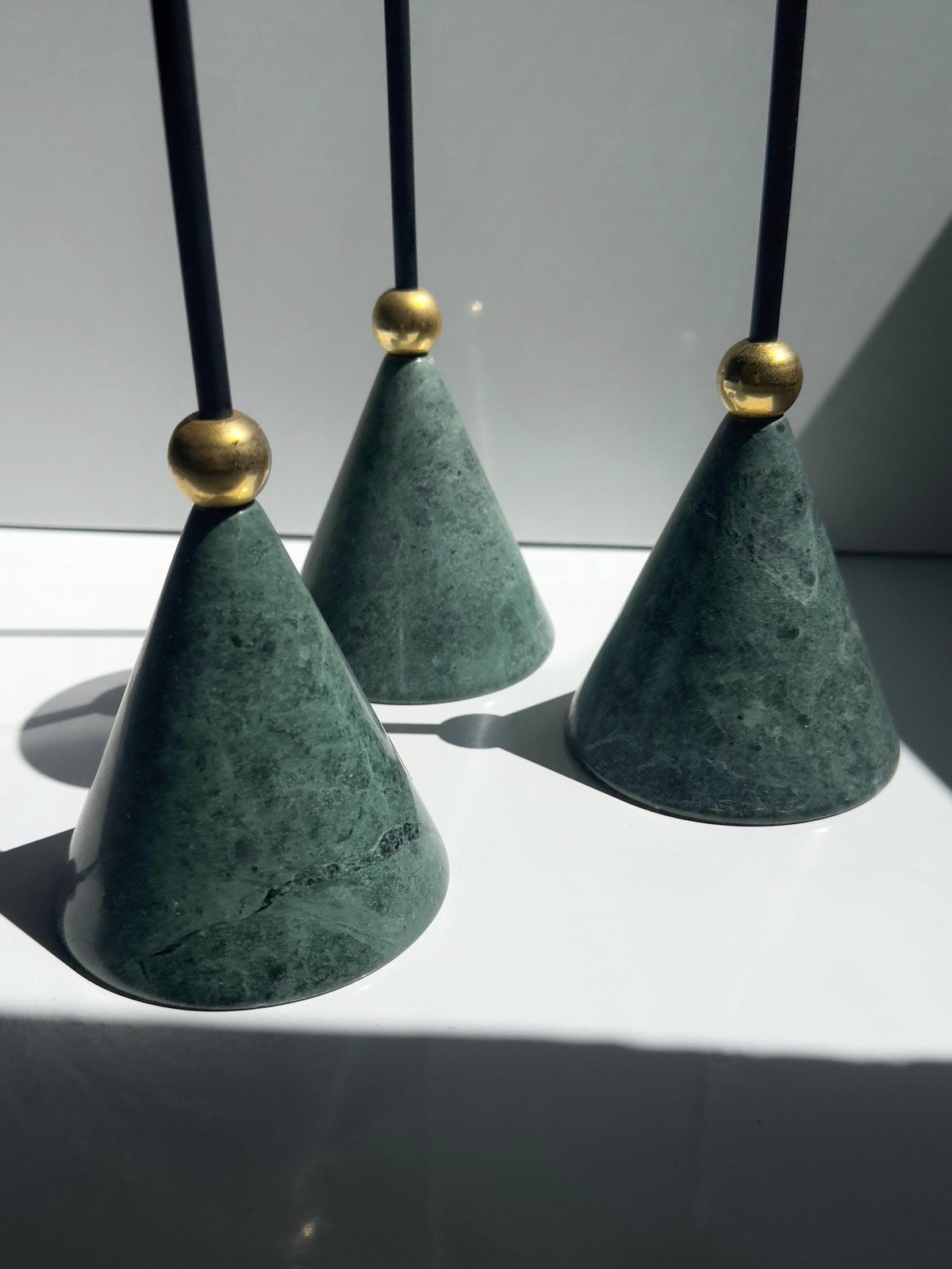 Set von 3 Vintage Kerzenständer von Christian de Beaumont, Marmor und Messing