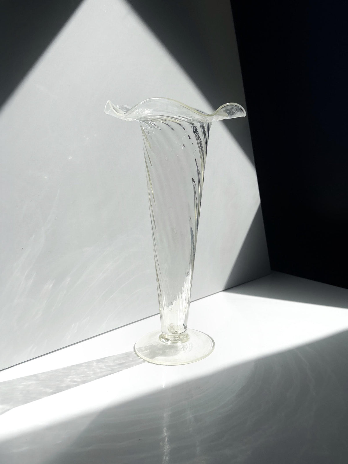 Große Vintage Glasvase mit Swirl-Dekor, mundgeblasen, 1960er/70er Jahre