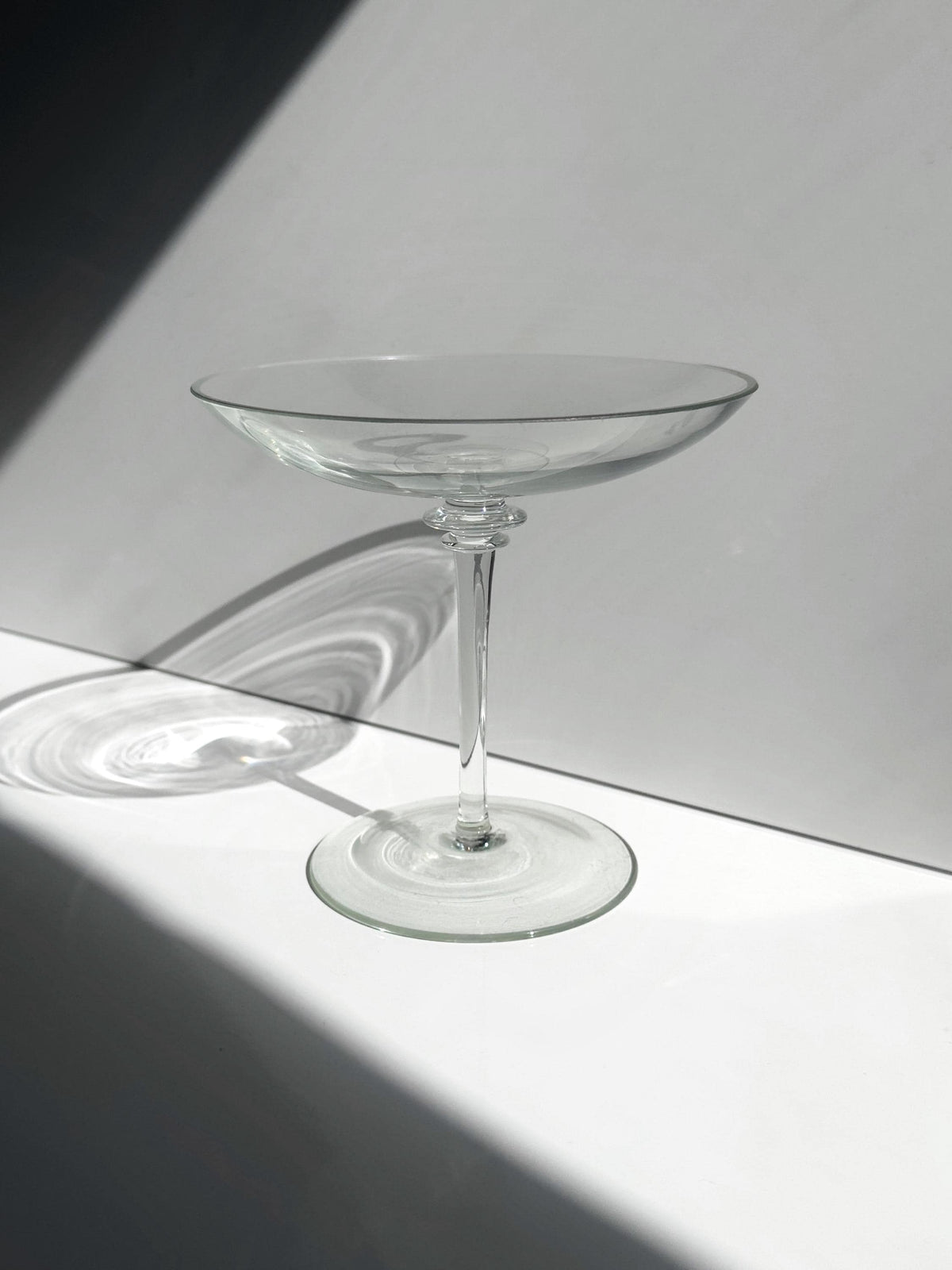 Vintage Glas Fußschale, mundgeblasenes Klarglas Tazza
