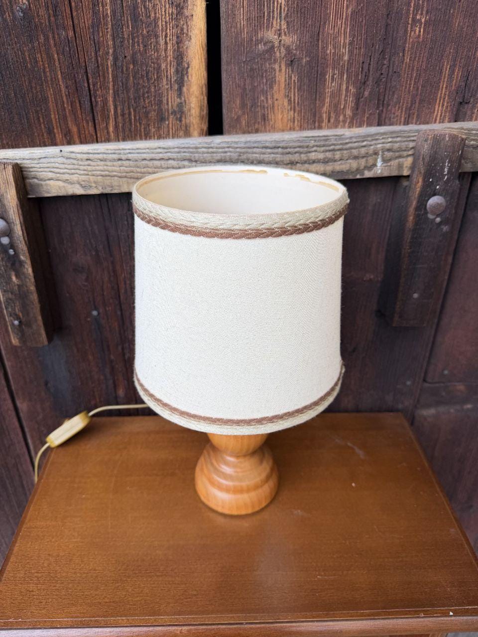 Vintage Tischlampe Holz Creme Stoffschirm Mid-Century