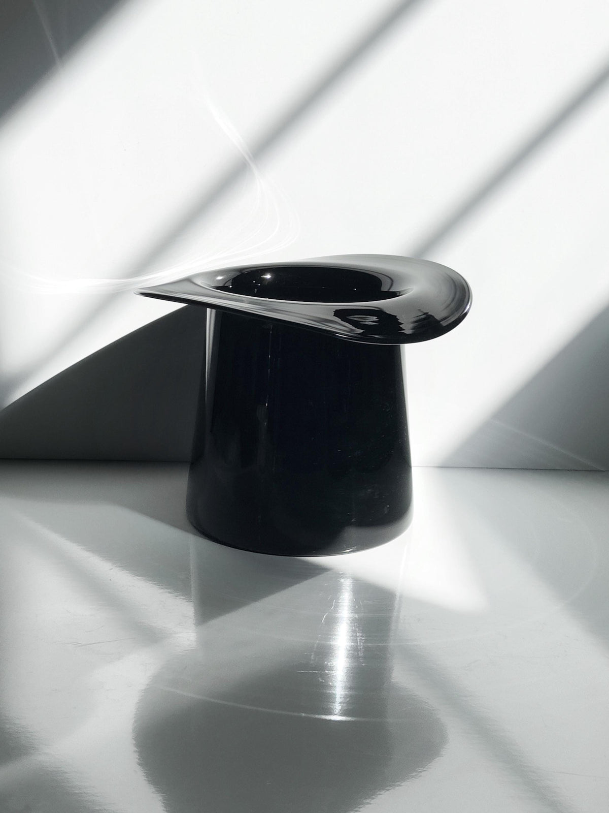 Vintage Glasvase Zylinderform Schwarz, Postmodern / Art Deco Revival