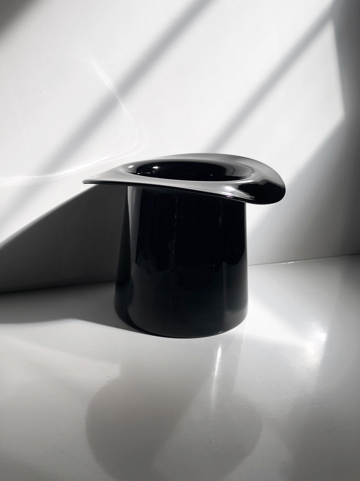 Vintage Glasvase Zylinderform Schwarz, Postmodern / Art Deco Revival