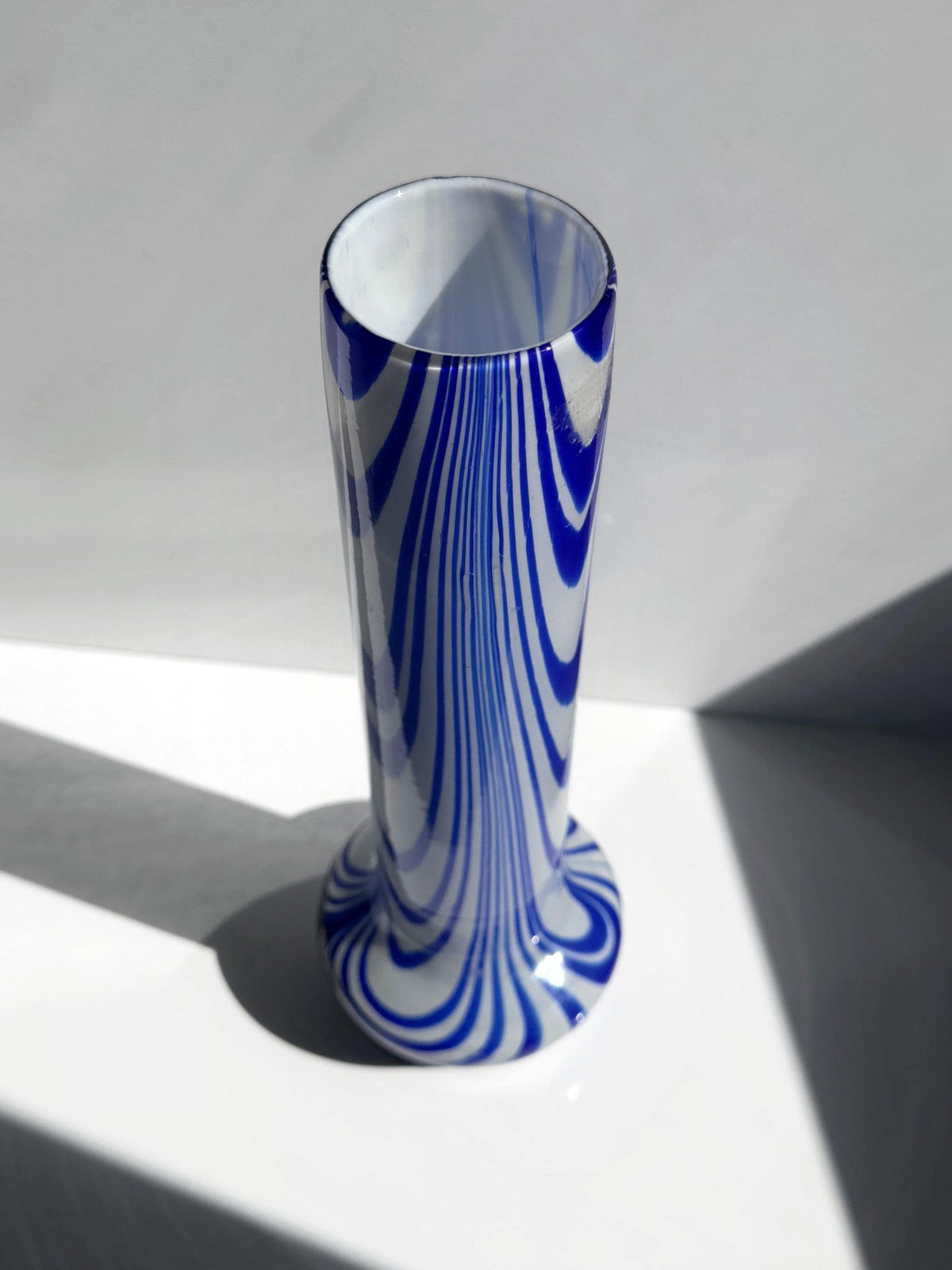 Vintage Vase von Carlo Moretti, kobaltblau-weiß, Italien 1970er