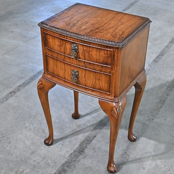 Vintage Sideboard Queen Anne von unbekannt für unbekannt