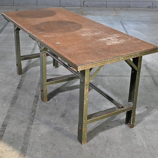 Vintage Arbeitstisch im Industrial-Stil
