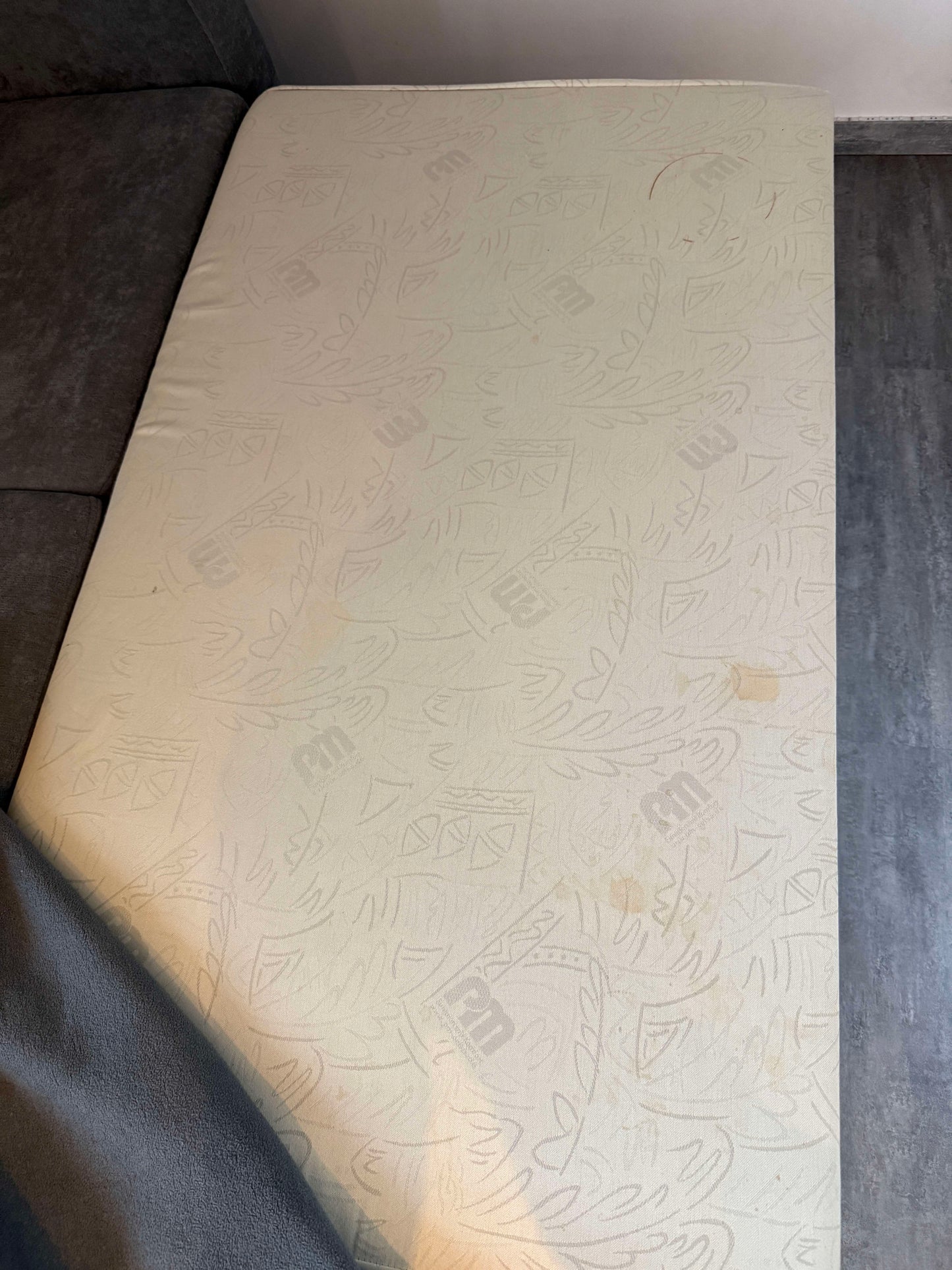 Ecksofa mit Schlaffunktion und Bettkasten von Oelsa in Grau Pre-Loved