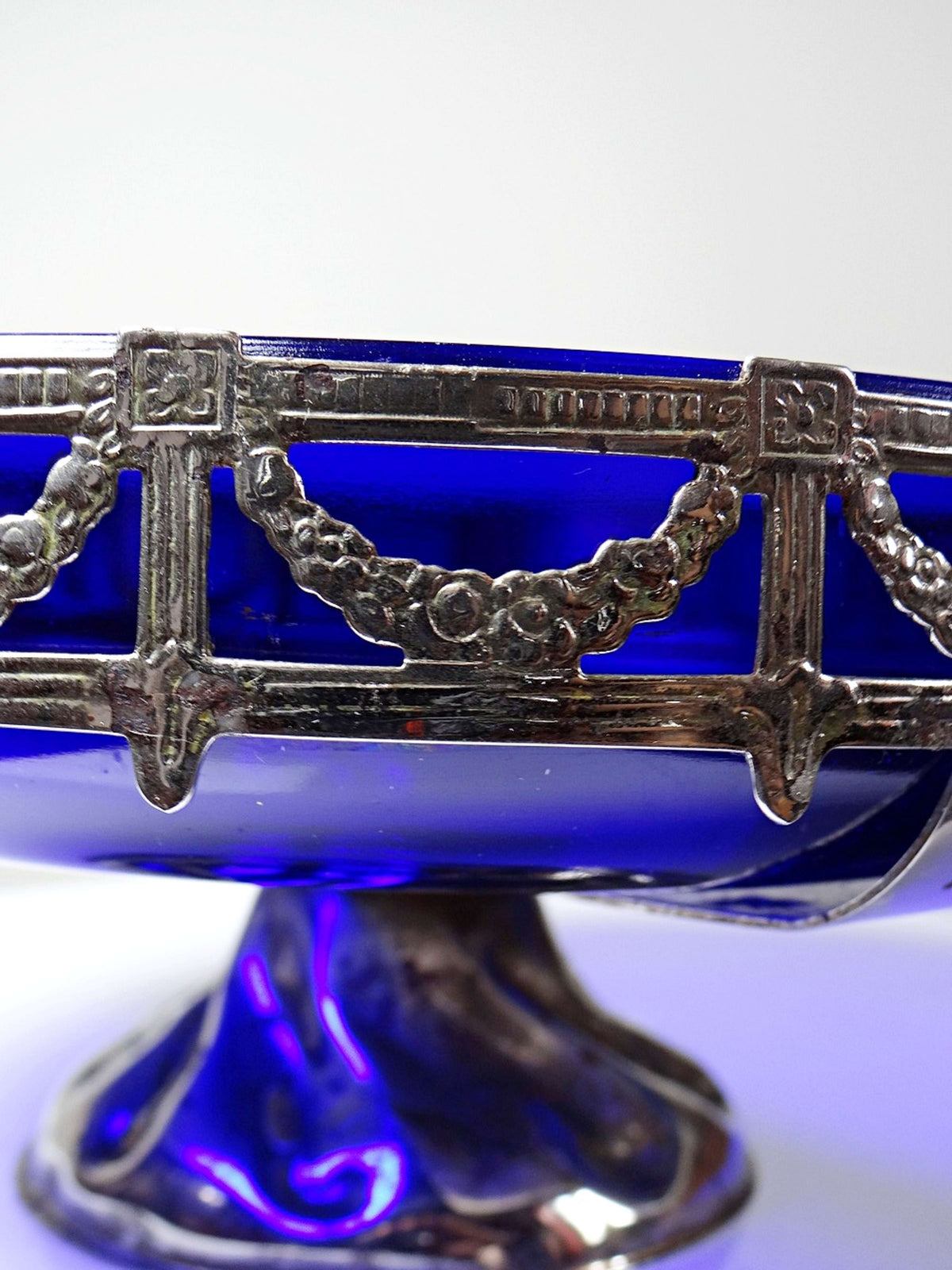 Vintage Schale aus Kobaltglas und versilbertem Metall, Louis XVI Stil, circa 1900-1920