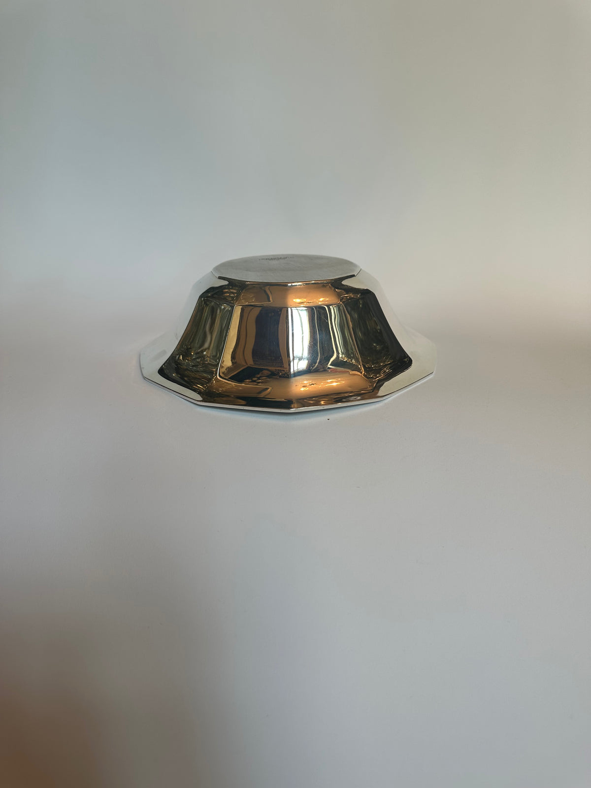 Bol rond vintage en argent de Tiffany & Co. avec miroir lisse et bord en ruban