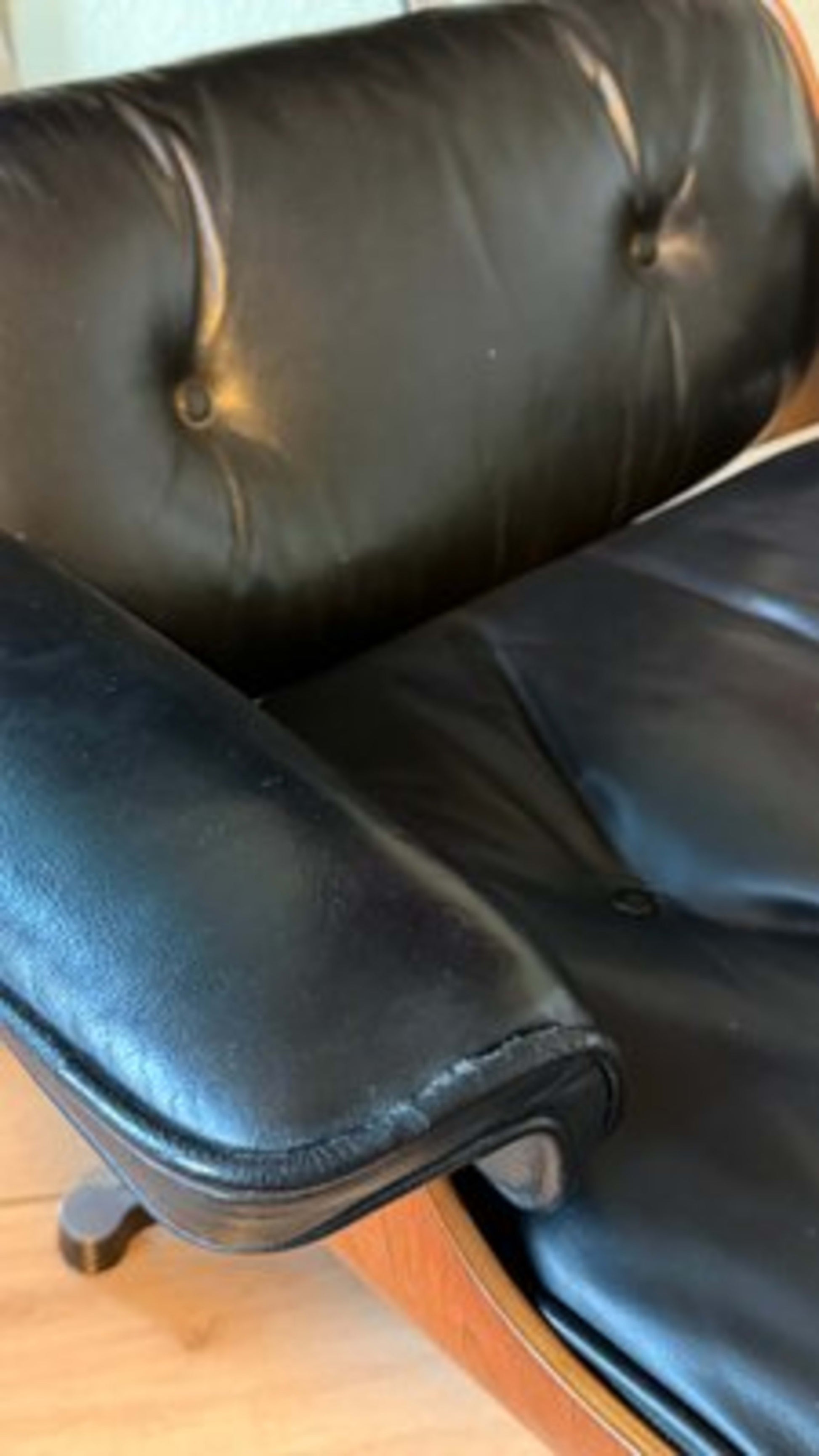 Vintage Sessel und Fußhocker von Charles und Ray Eames für Herman Miller und Vitra