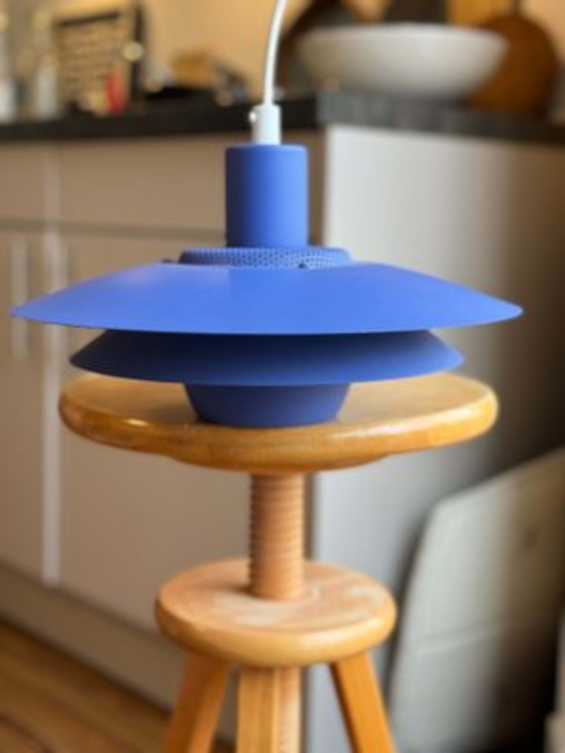 Vintage Pendelleuchte Viola von Jeka blau