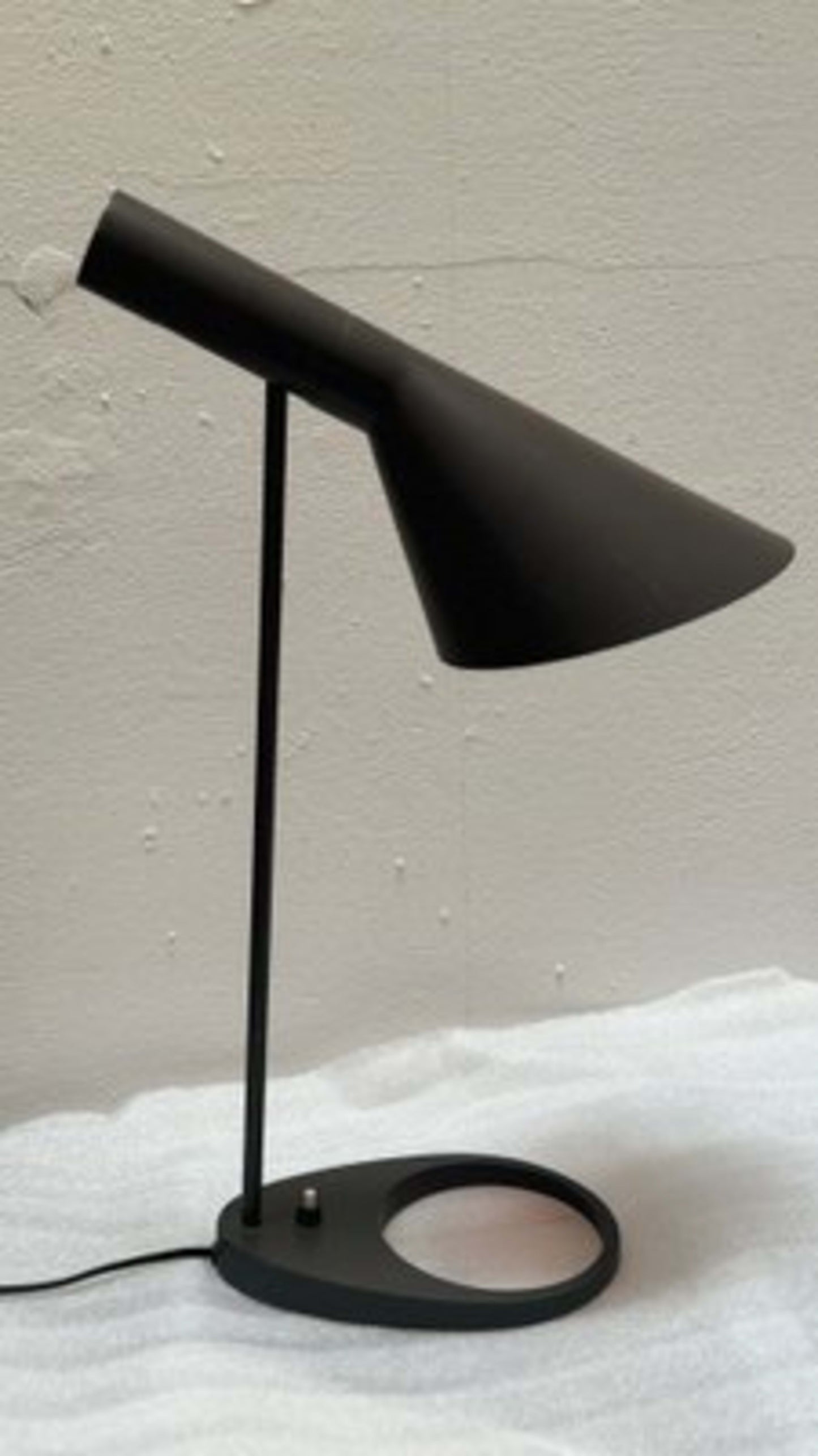 Vintage Tischlampe AJ von Arne Jacobsen für Louis Poulsen Braun Grau