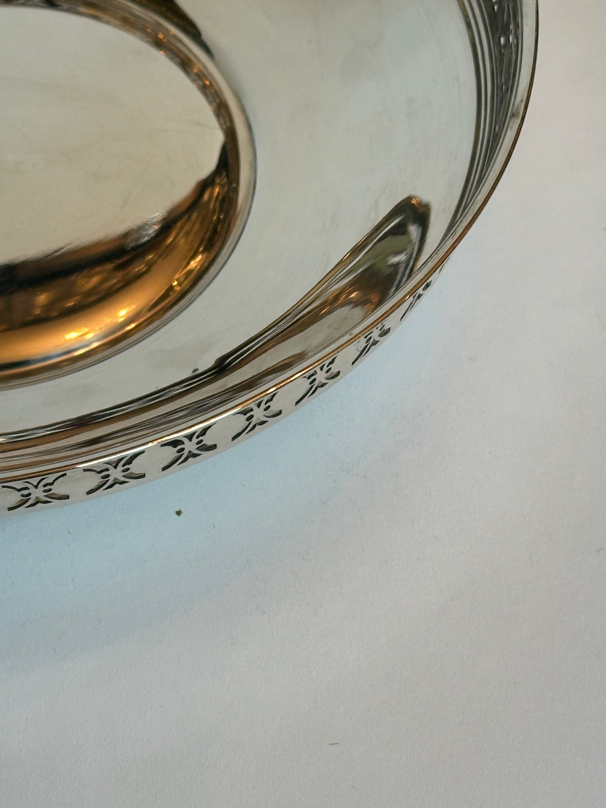 Bol plat vintage en argent modèle 18720 de Tiffany & Co. avec bord ajouré
