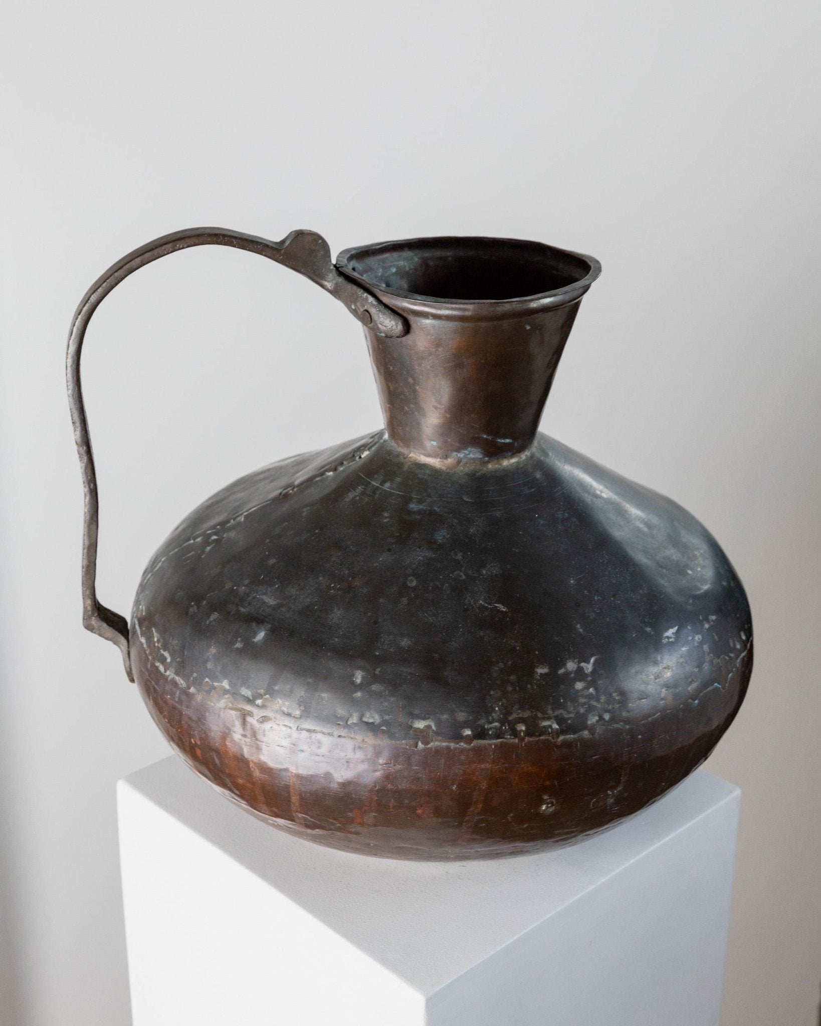 Vintage Krug aus Kupfer und Bronze als Vase, handgehämmert, selten, Italien um 1700