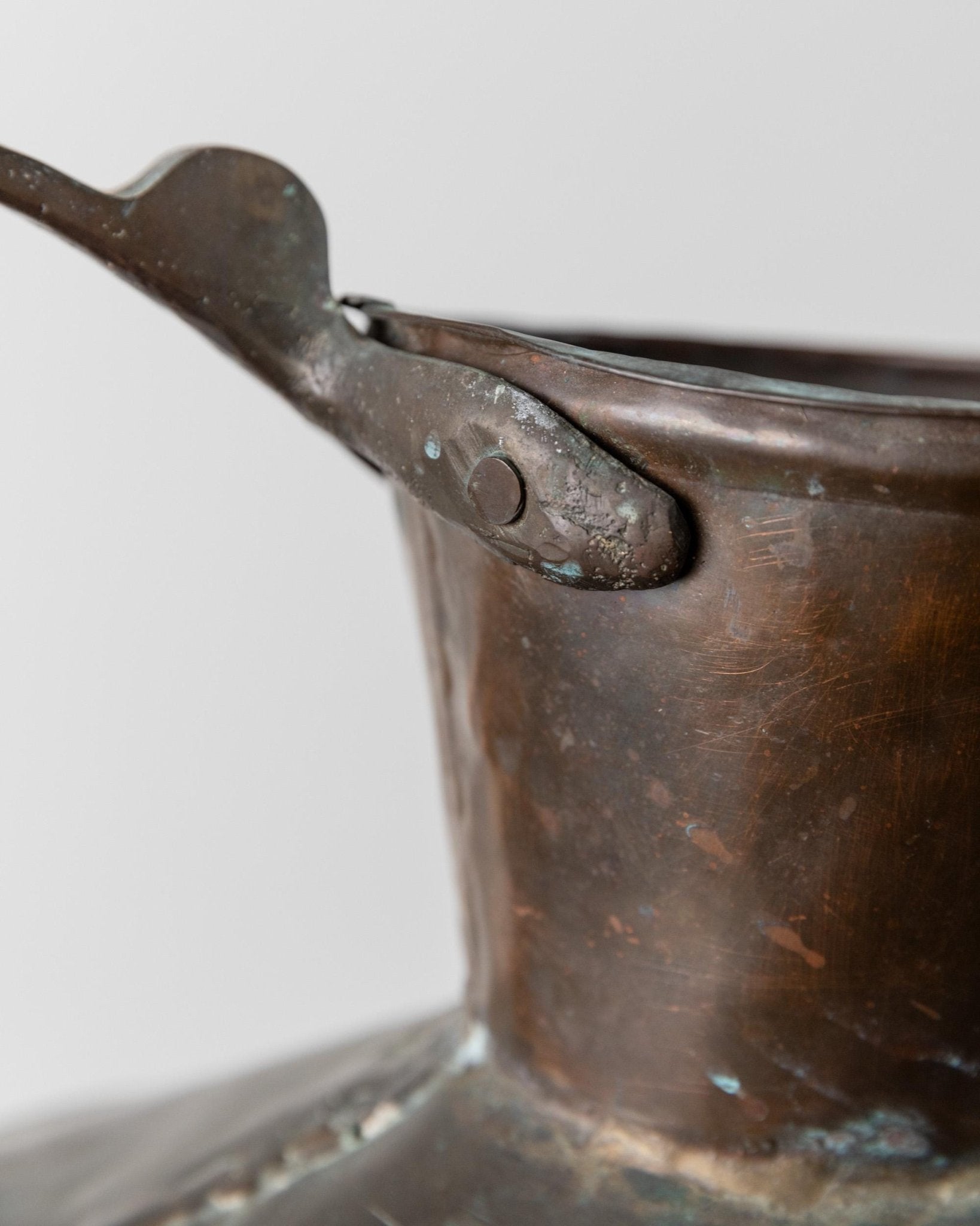 Vintage Krug aus Kupfer und Bronze als Vase, handgehämmert, selten, Italien um 1700