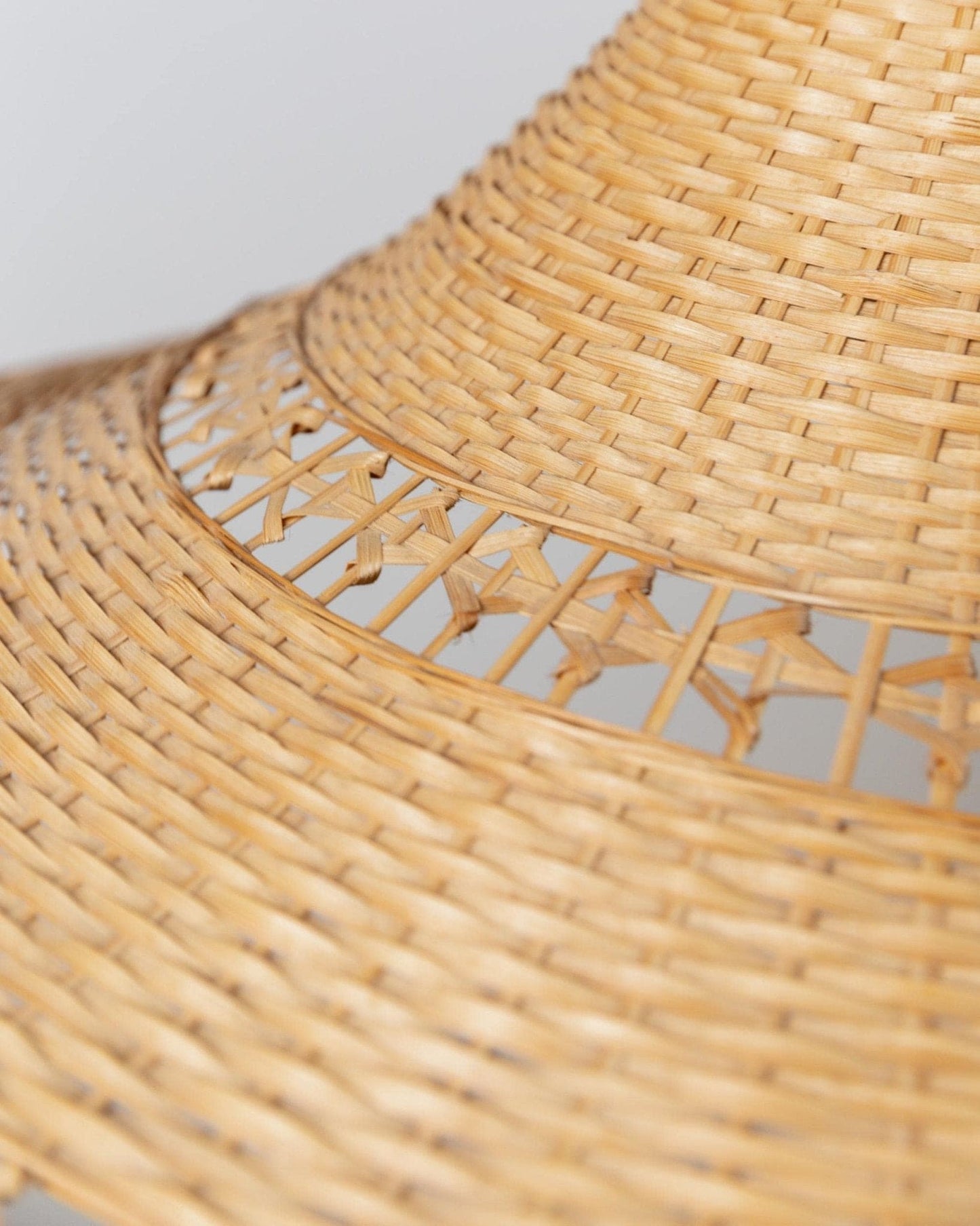 Lampe panier vintage chromée design Space Age milieu du siècle Italie années 1970 lumière chaude