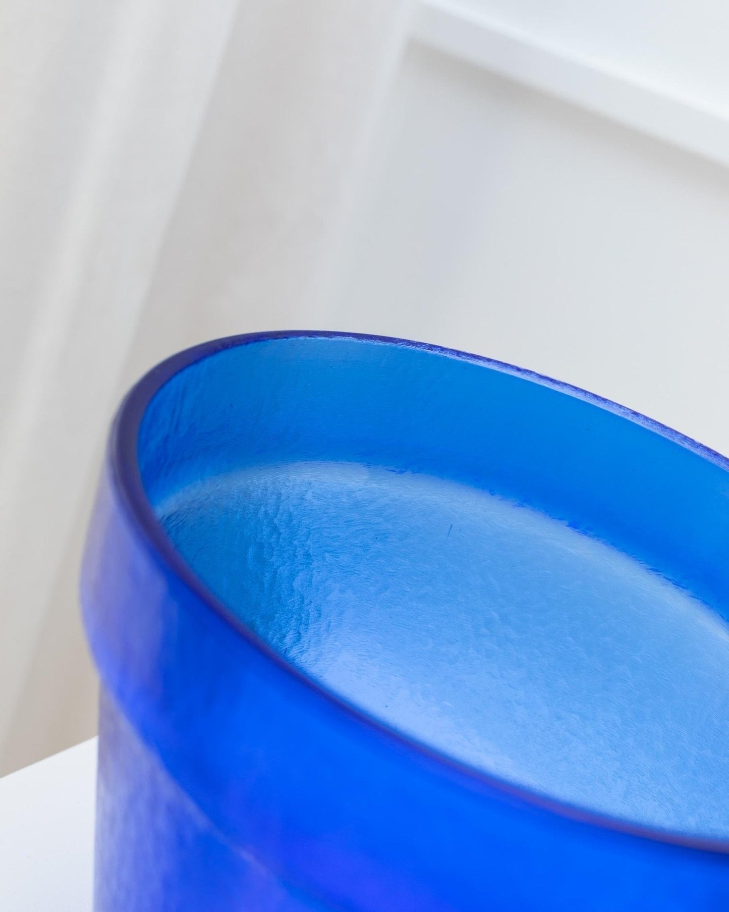 Vintage Blumentopf Flower Pot aus blauem Glas, strukturiert, Italien 1970er, seltenes Einzelstück