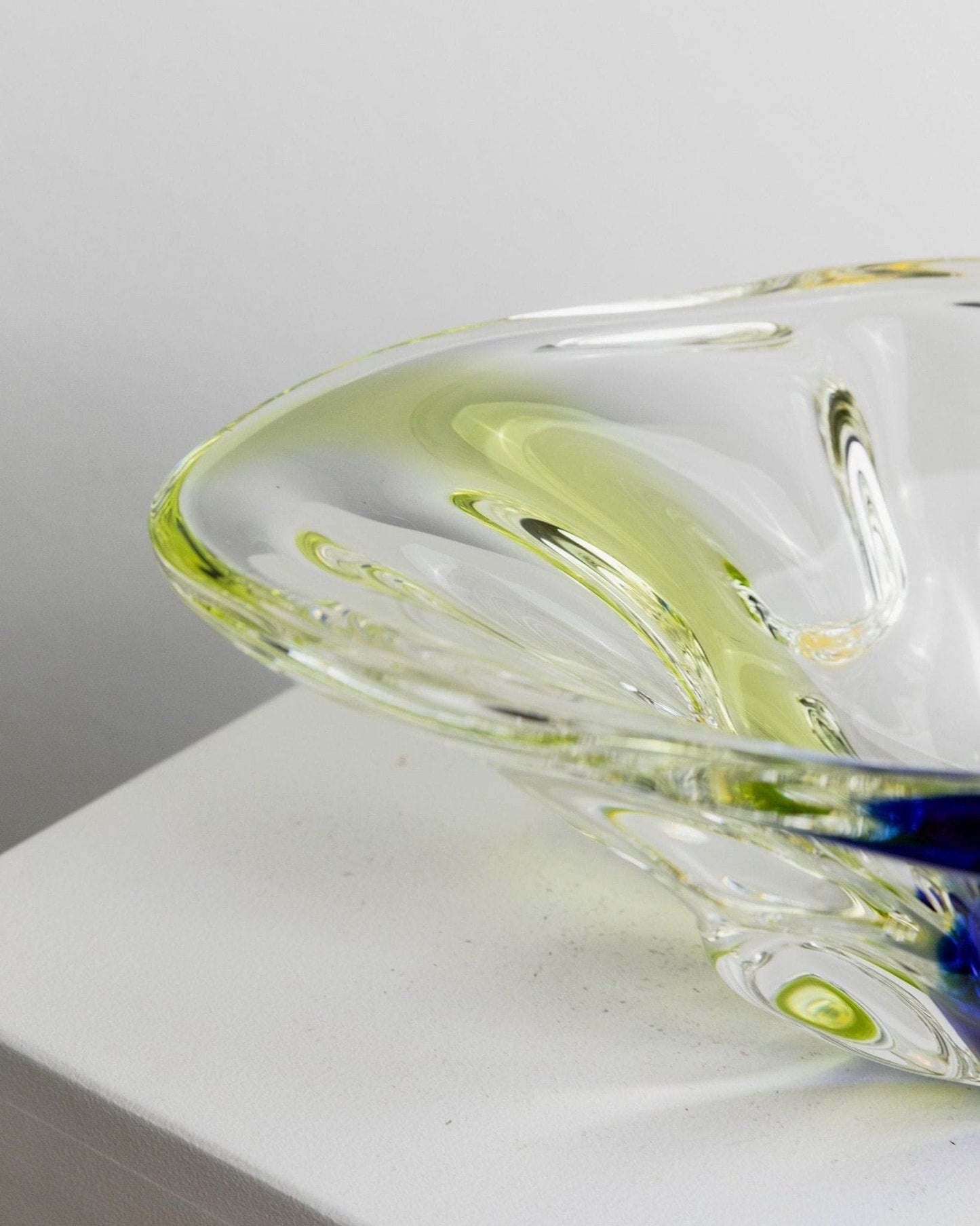 Vintage Schale Murano Glas oval klar mit Blau und Gelb Design Italien 1970er