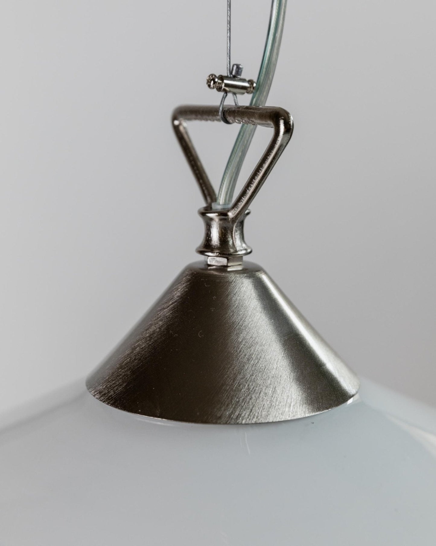 Plafonnier vintage en verre de Murano blanc, bord noir, acier inoxydable, Italie, années 1970