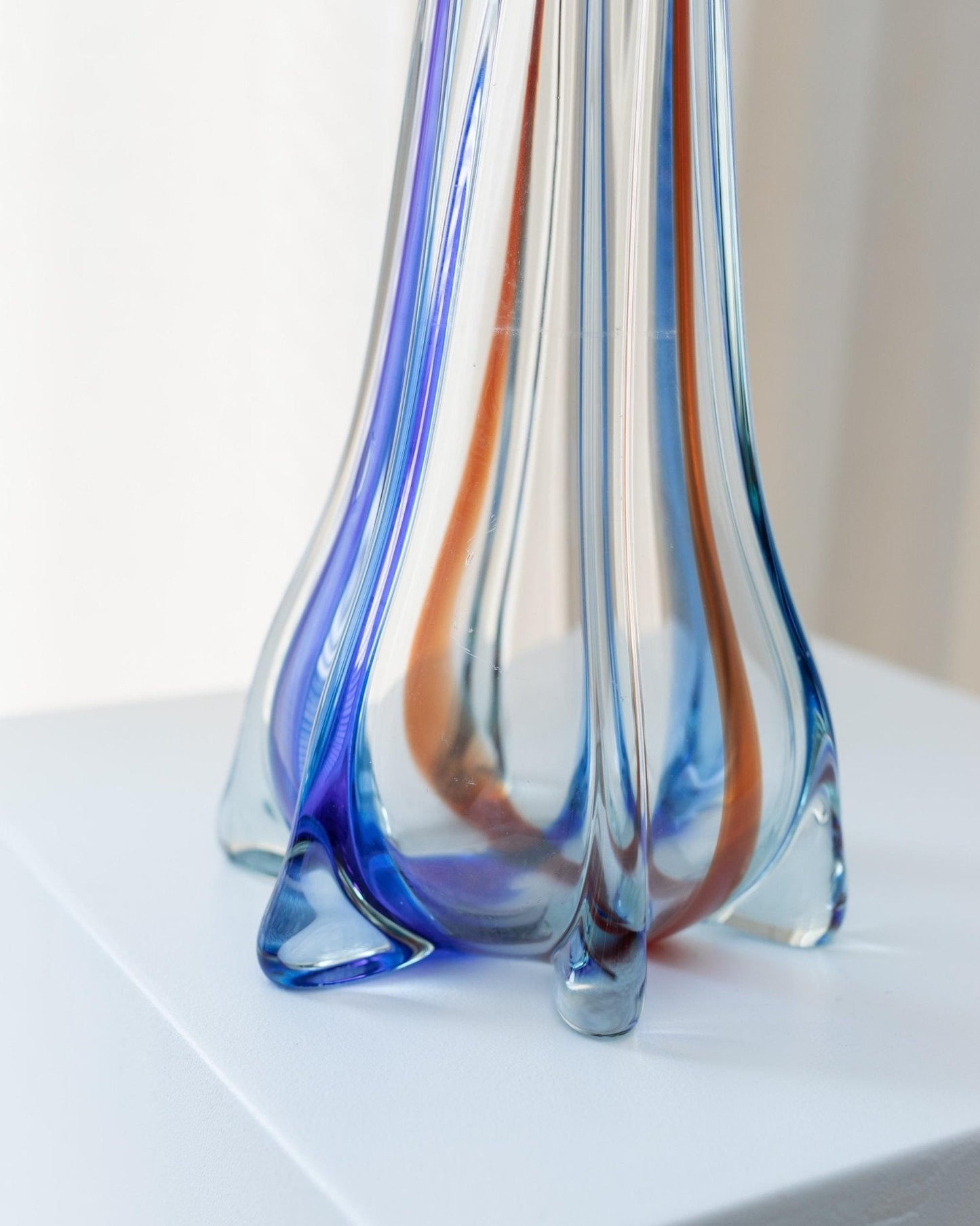 Vintage Vase aus Murano Glas von Murano mit blauen und roten Details