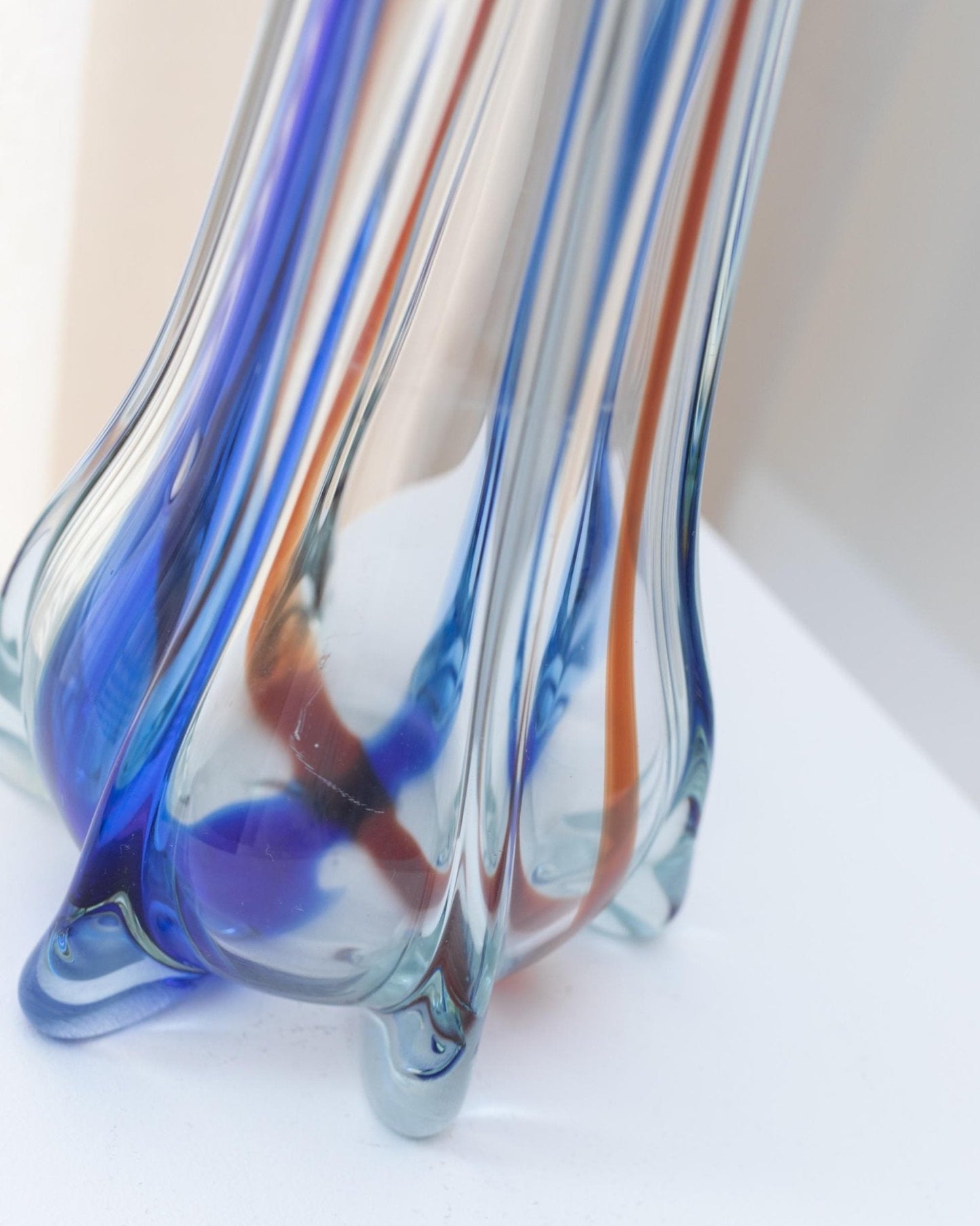 Vintage Vase aus Murano Glas von Murano mit blauen und roten Details