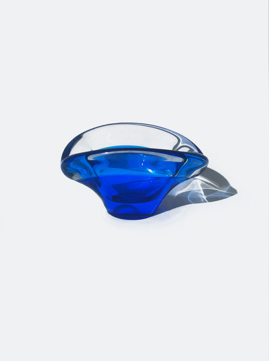 Vintage Skulpturaler Aschenbecher aus blauem Glas