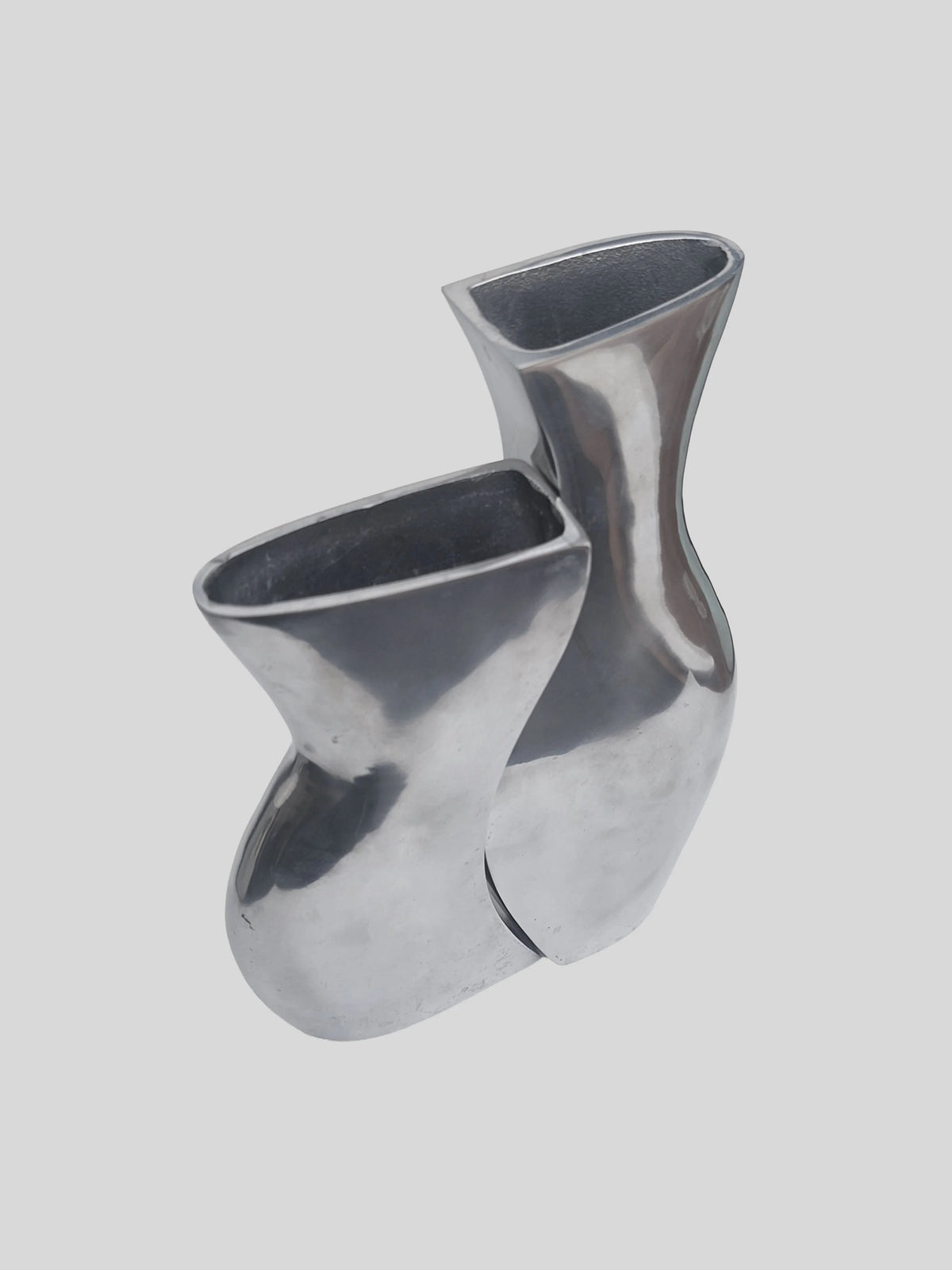 Set von 2 modernistischen Vasen aus Metall in Silber