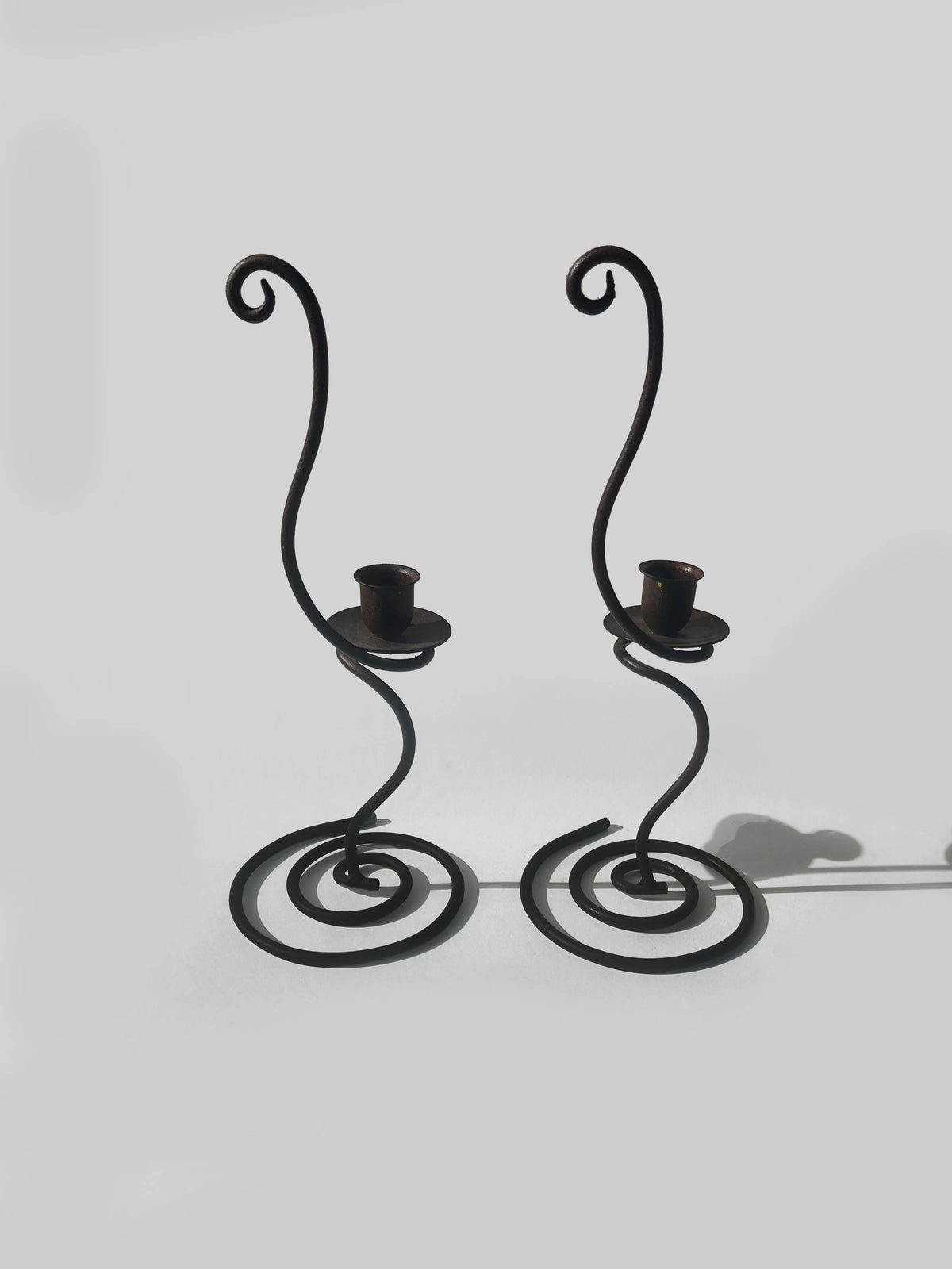 Set von 2 Vintage Kerzenhalter aus Eisen, Spiralform