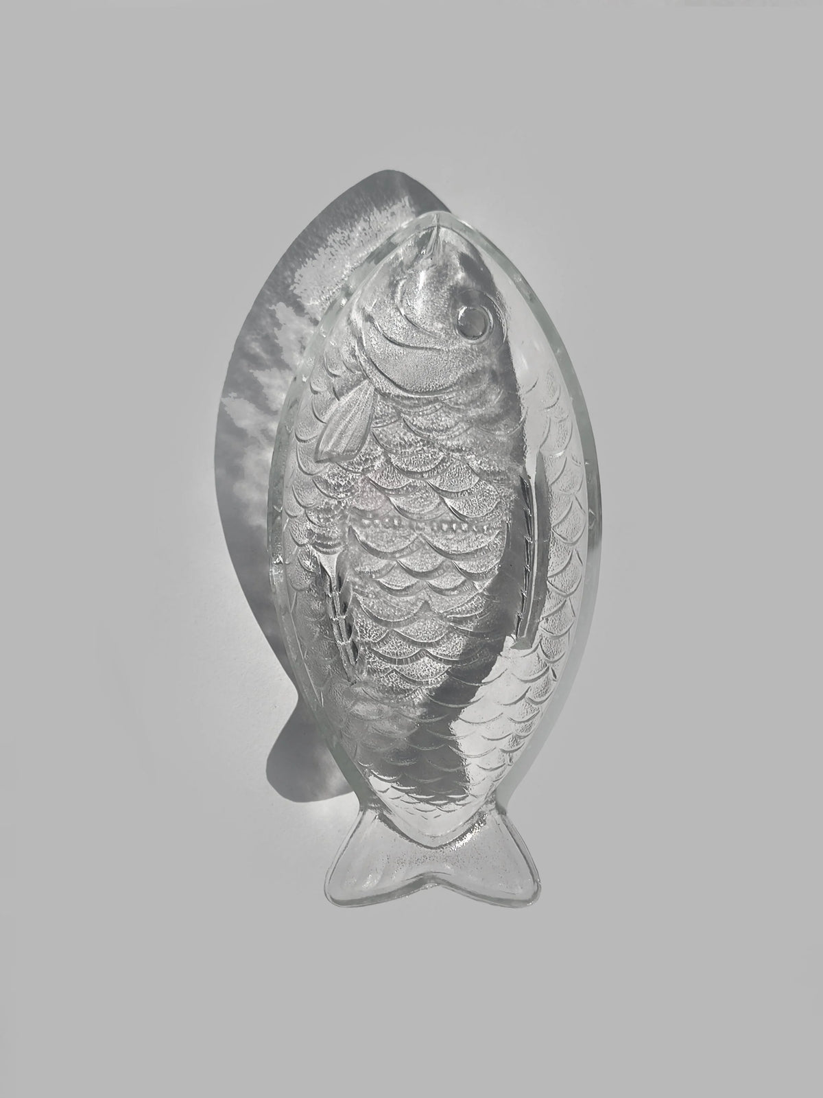 Glasschale in Fischform, durchsichtiges Glas