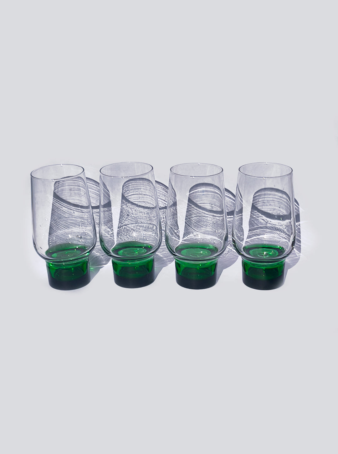 Set von 4 Vintage Gläser mit grünem Glasfuß