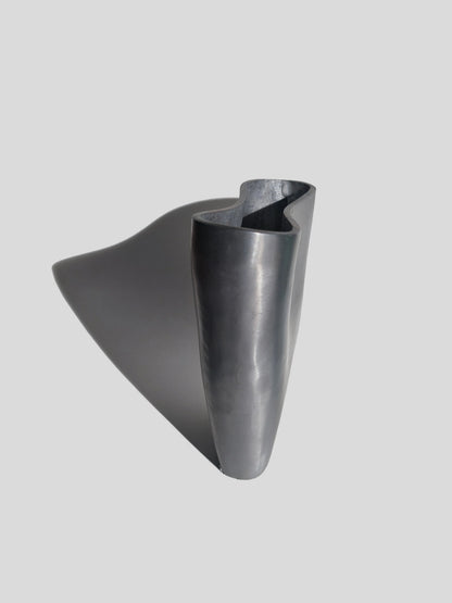 Vintage Vase aus gebürstetem Metall, organisch gewellt