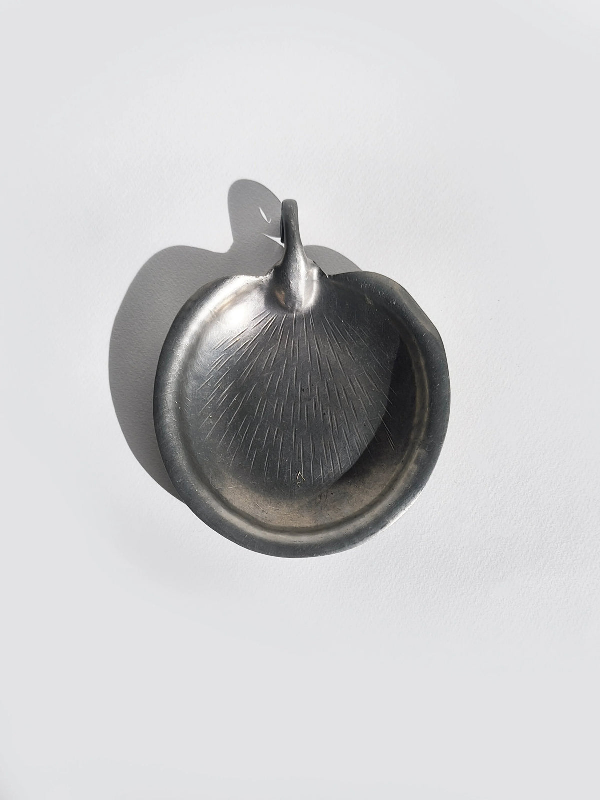 Vintage Vide Poche "Leaf" aus Zinn
