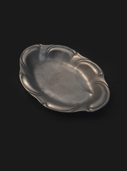 Vintage Zinnschale oval mit gewelltem Rand, 21x16 cm