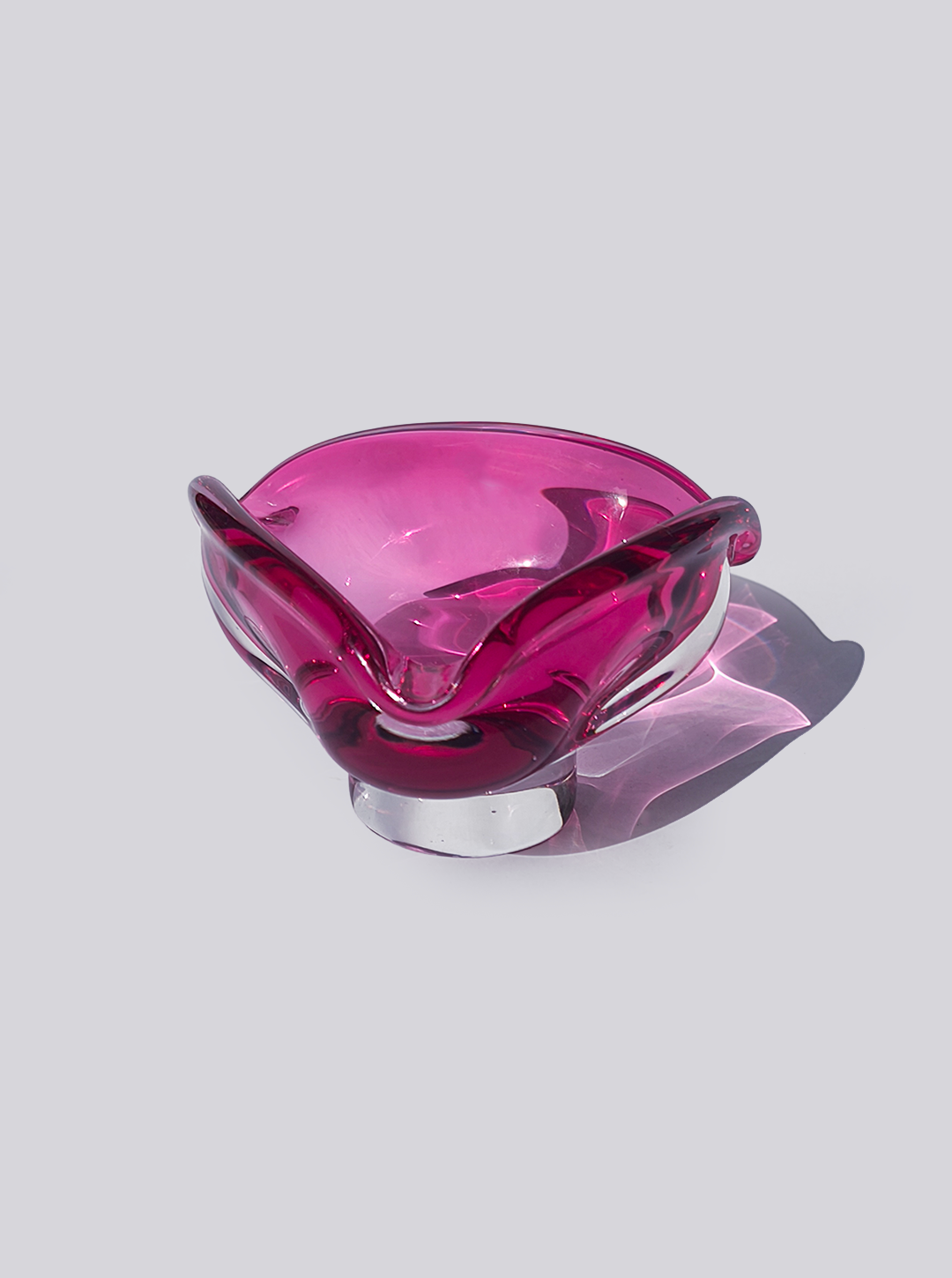 Vintage Aschenbecher aus Glas in Pink, skulptural