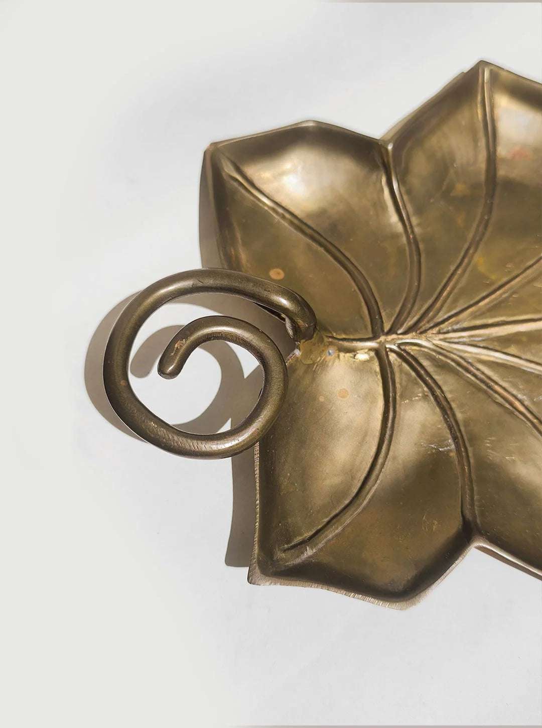 Vintage Vide-Poche "Leaf" aus Messing