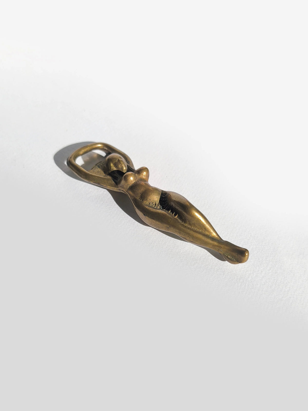 Vintage Flaschenöffner Frau aus Messing