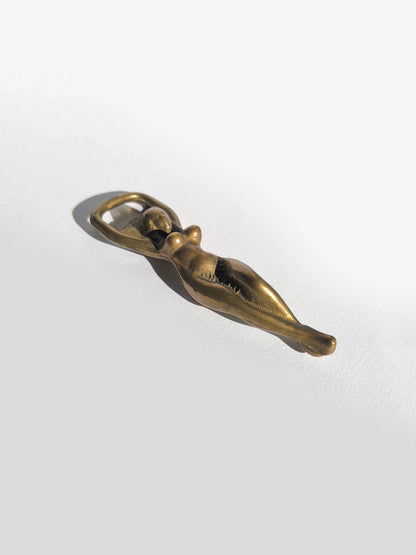 Vintage Flaschenöffner Frau aus Messing