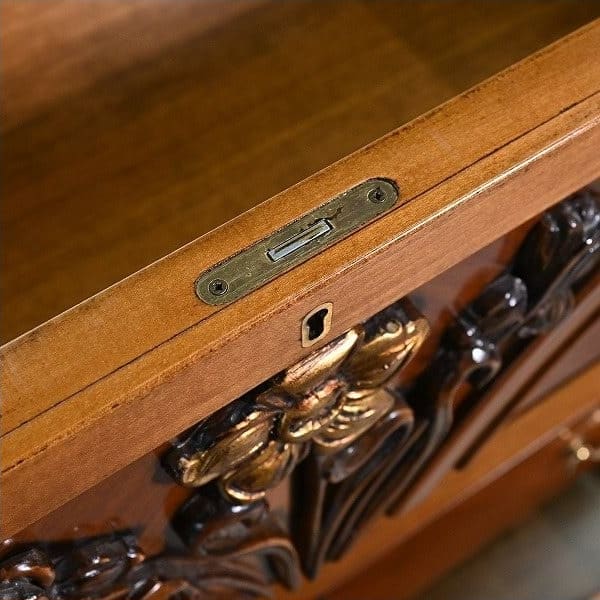 Vintage Kommode Medea von Medea einzigartiges Mahagoni-Schnitzerei
