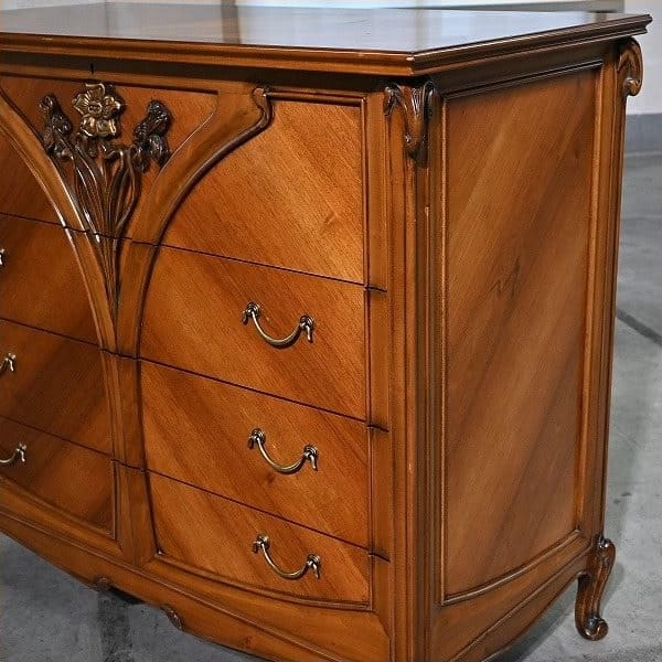 Vintage Kommode Medea von Medea einzigartiges Mahagoni-Schnitzerei