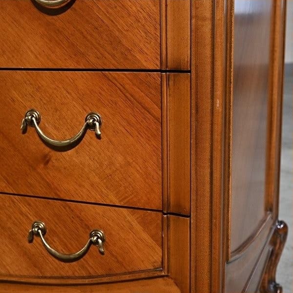 Vintage Kommode Medea von Medea einzigartiges Mahagoni-Schnitzerei