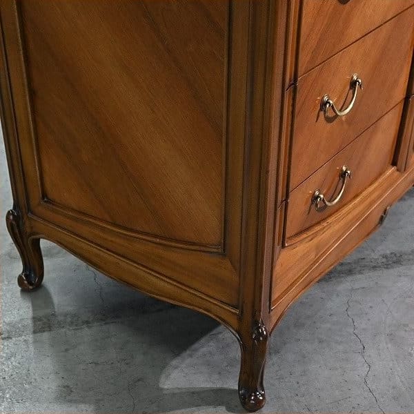 Vintage Kommode Medea von Medea einzigartiges Mahagoni-Schnitzerei