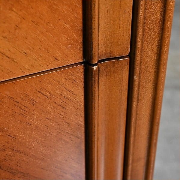 Vintage Kommode Medea von Medea einzigartiges Mahagoni-Schnitzerei