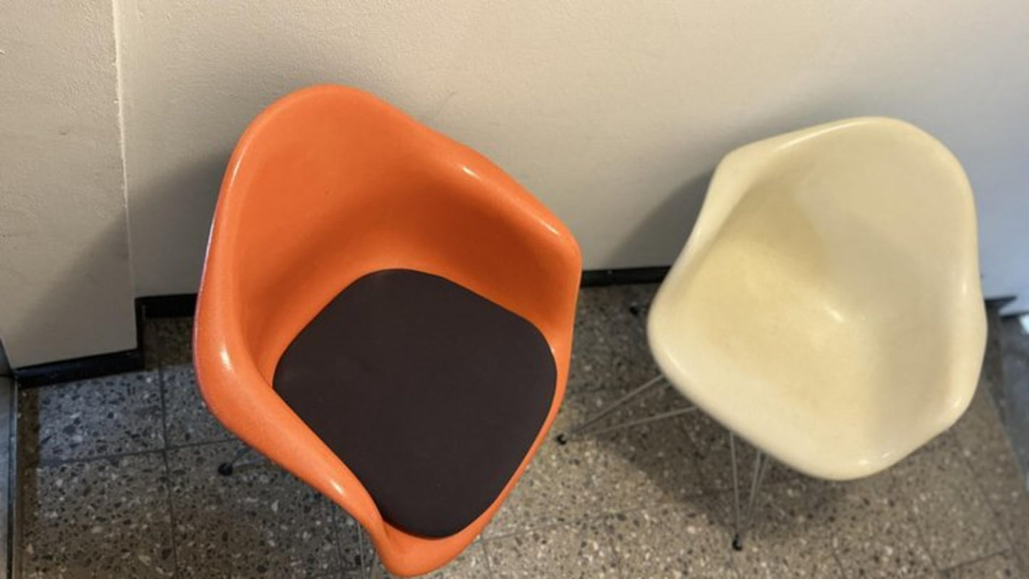 Vintage DAR Armlehnstuhl von Charles und Ray Eames für Herman Miller Set von 2