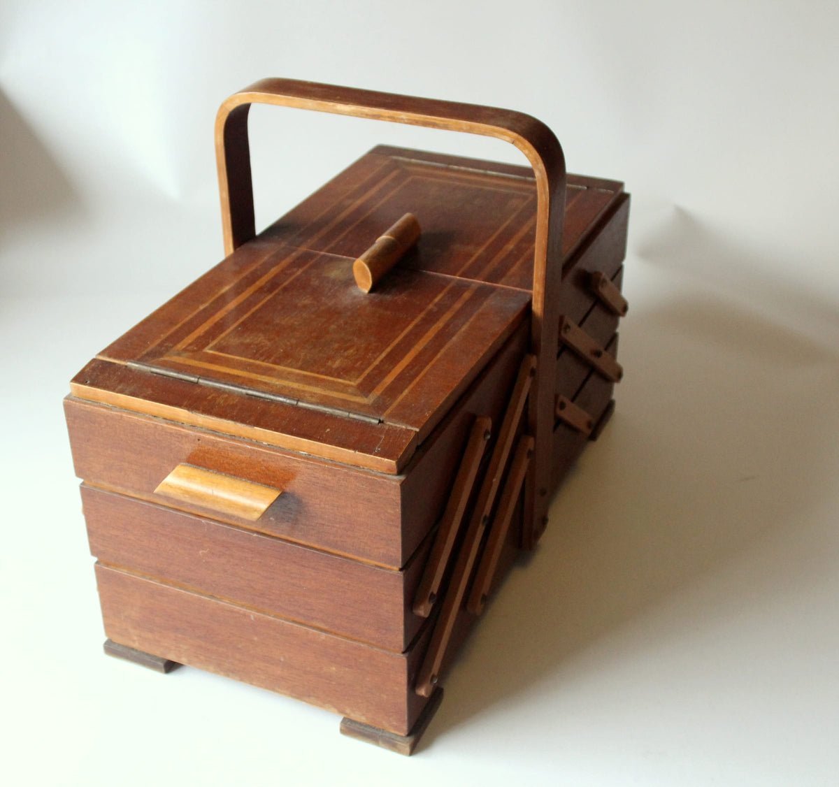 Vintage Nähkasten Truhe aus Holz und Metall, Art Deco 1930er