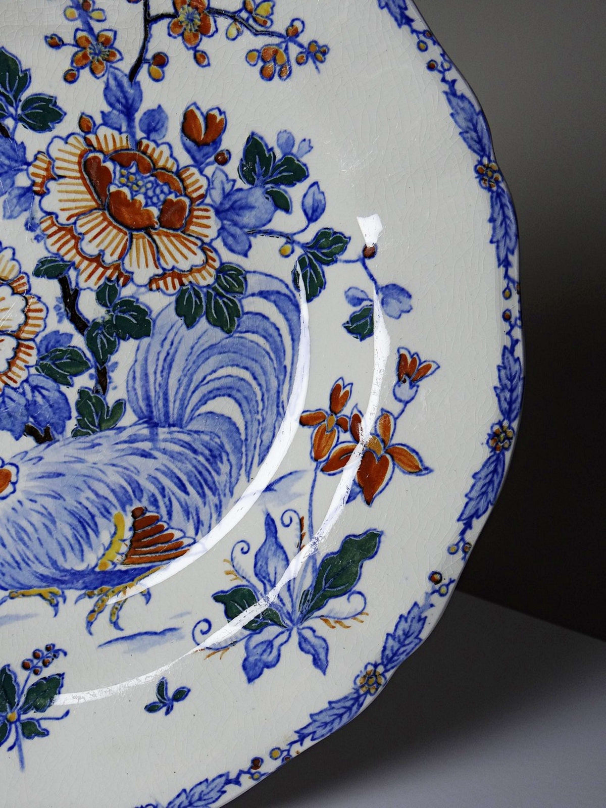 Vintage Teller "Coq und Pivoines" von Gien, Fayence um 1900