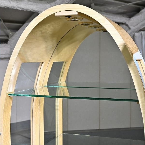 Vintage Vitrine von Matsuso mit Beleuchtung und Birds Eye Maple