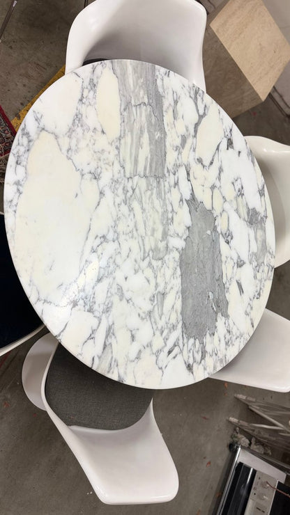 Tulip Esstisch aus Marmor mit 4 Stühlen von Eero Saarinen für Knoll