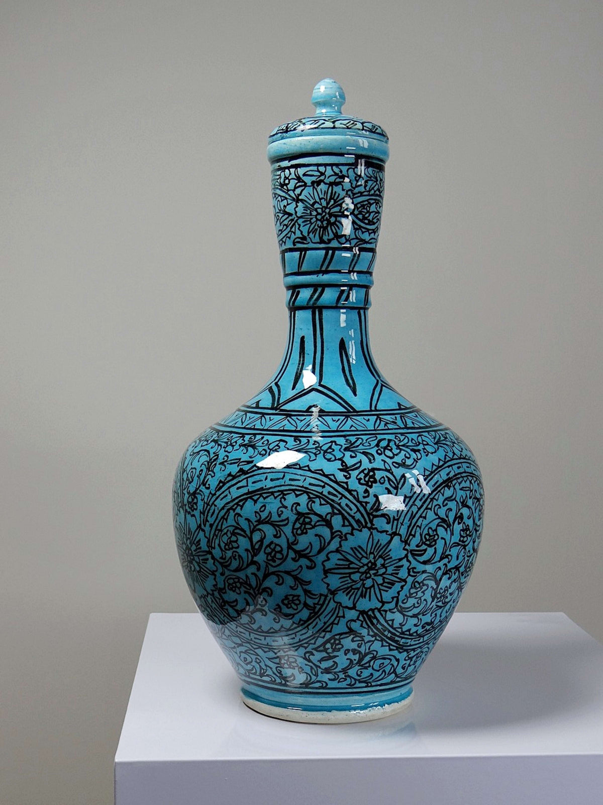Vintage Vase Iznik Türkis von persisch Schwarzdekor Glasurkeramik